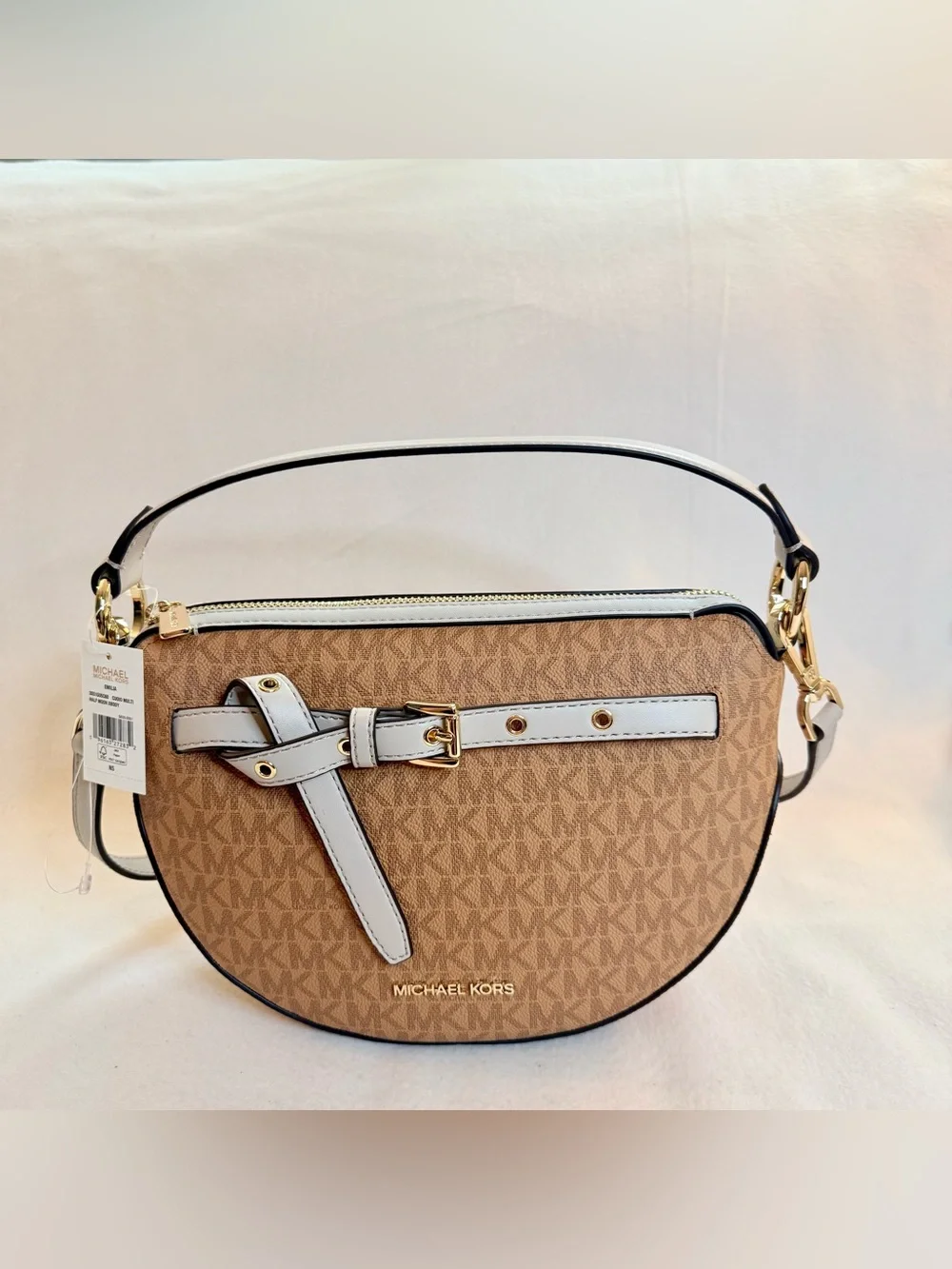 Michael Kors •signature mk